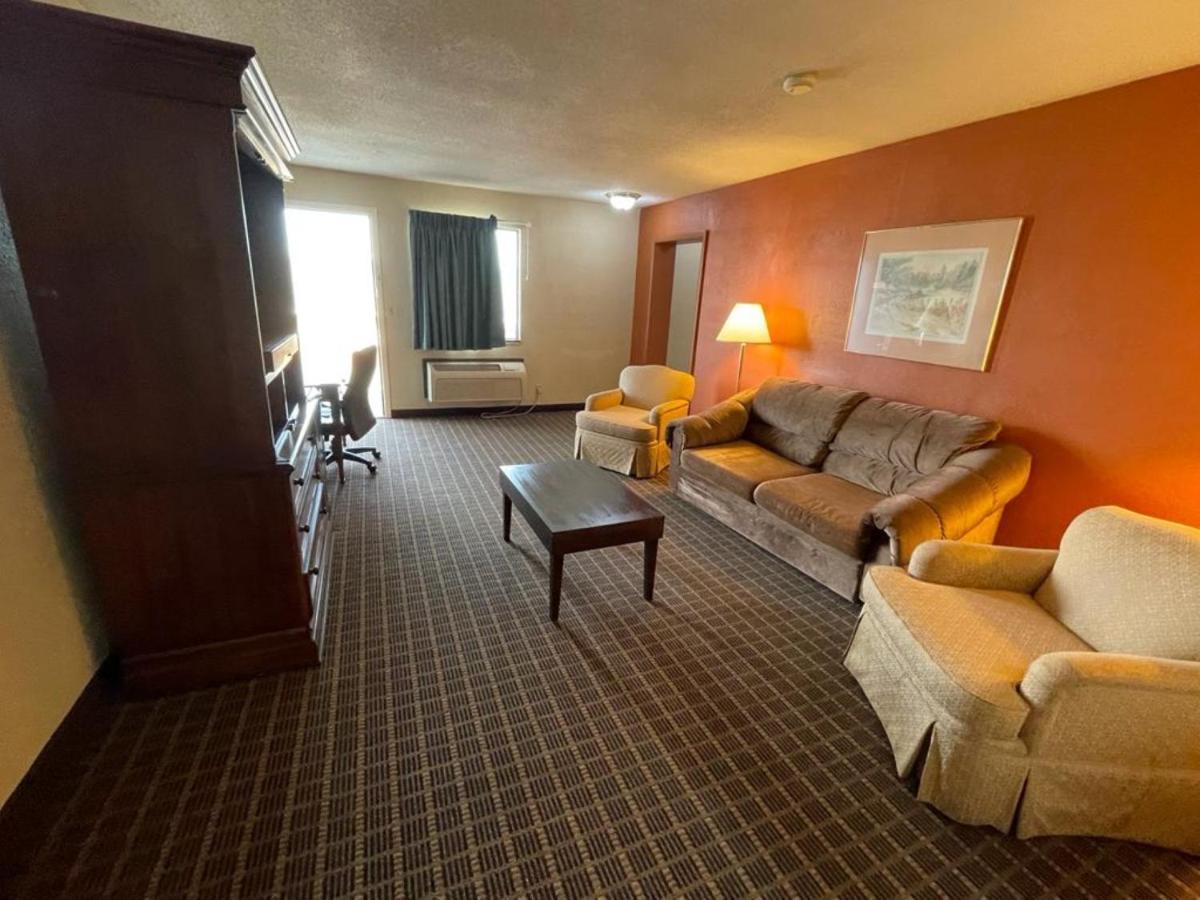 Knights Inn & Suites Emporia Eksteriør bilde