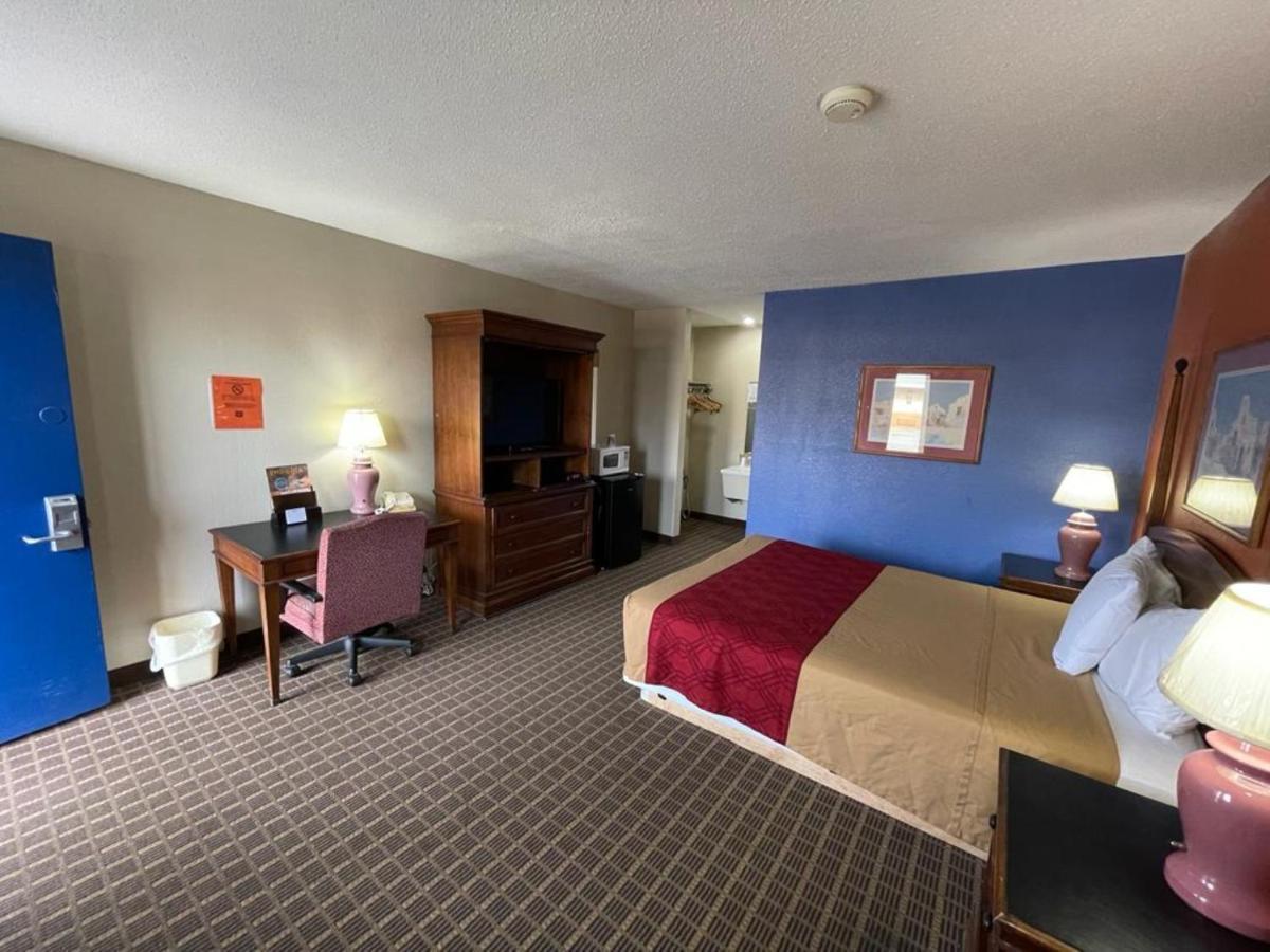 Knights Inn & Suites Emporia Eksteriør bilde