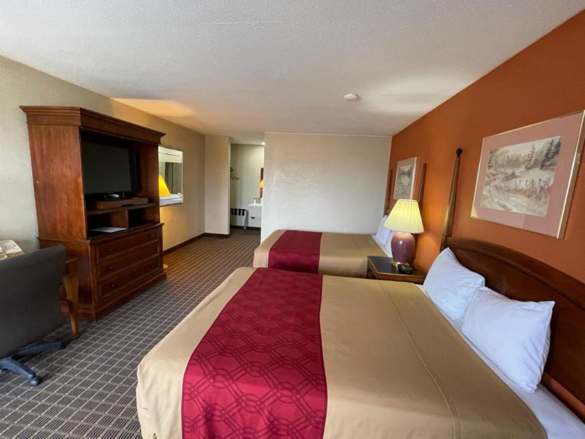 Knights Inn & Suites Emporia Eksteriør bilde