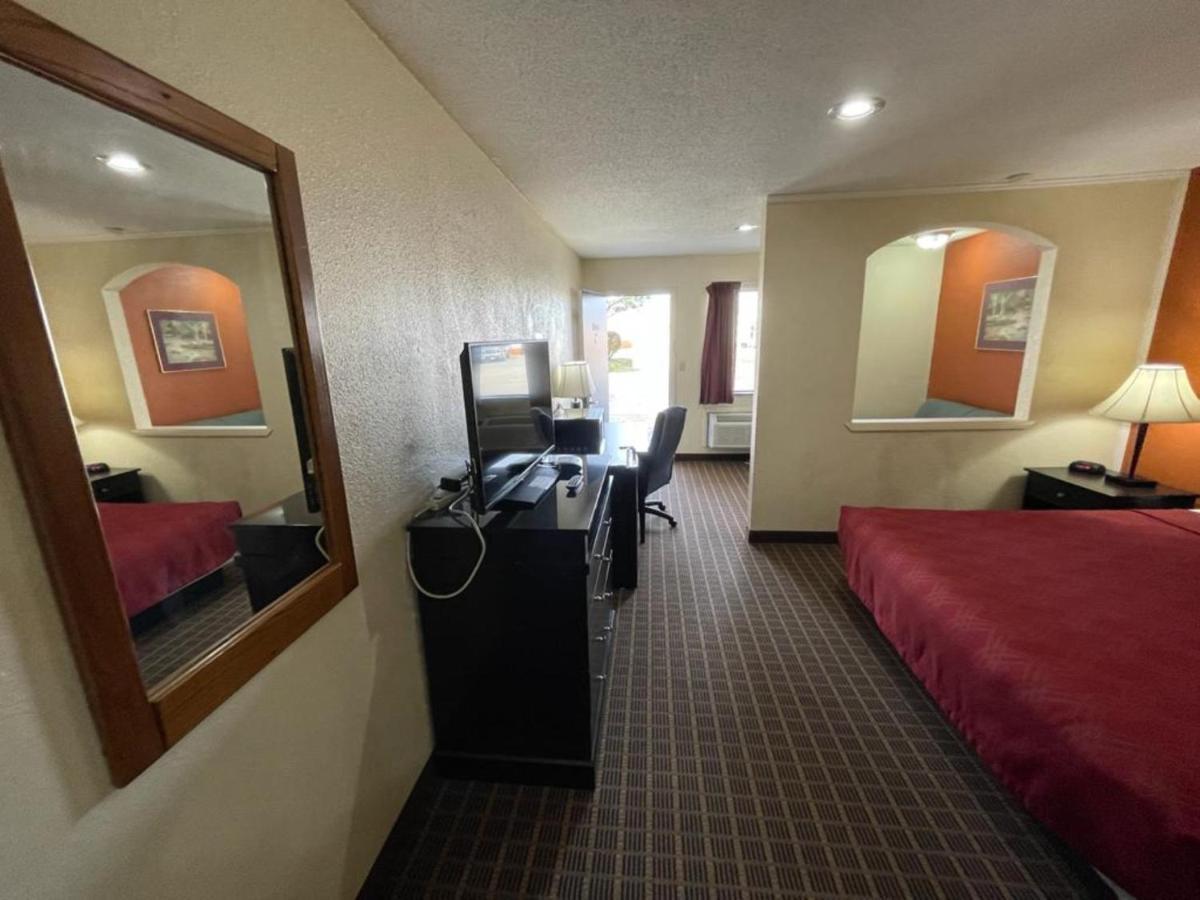 Knights Inn & Suites Emporia Eksteriør bilde