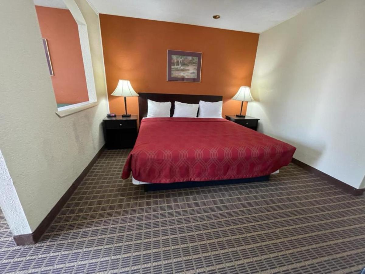 Knights Inn & Suites Emporia Eksteriør bilde