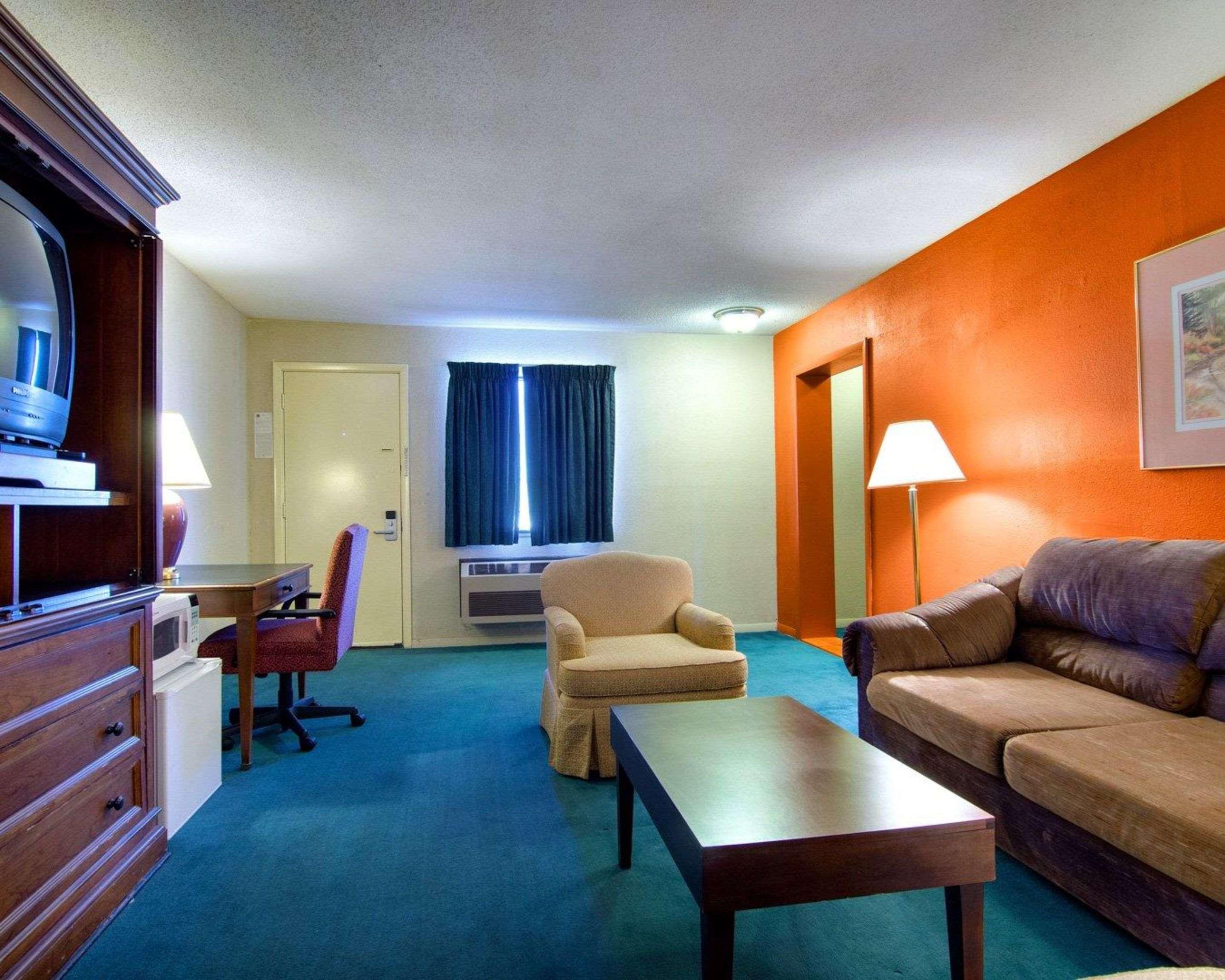 Knights Inn & Suites Emporia Eksteriør bilde