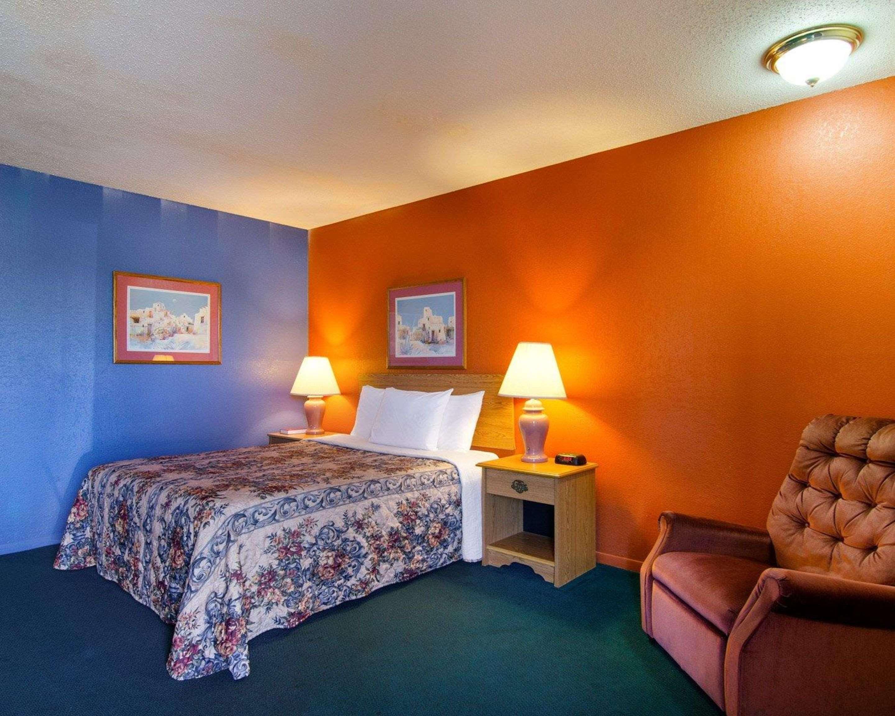Knights Inn & Suites Emporia Eksteriør bilde