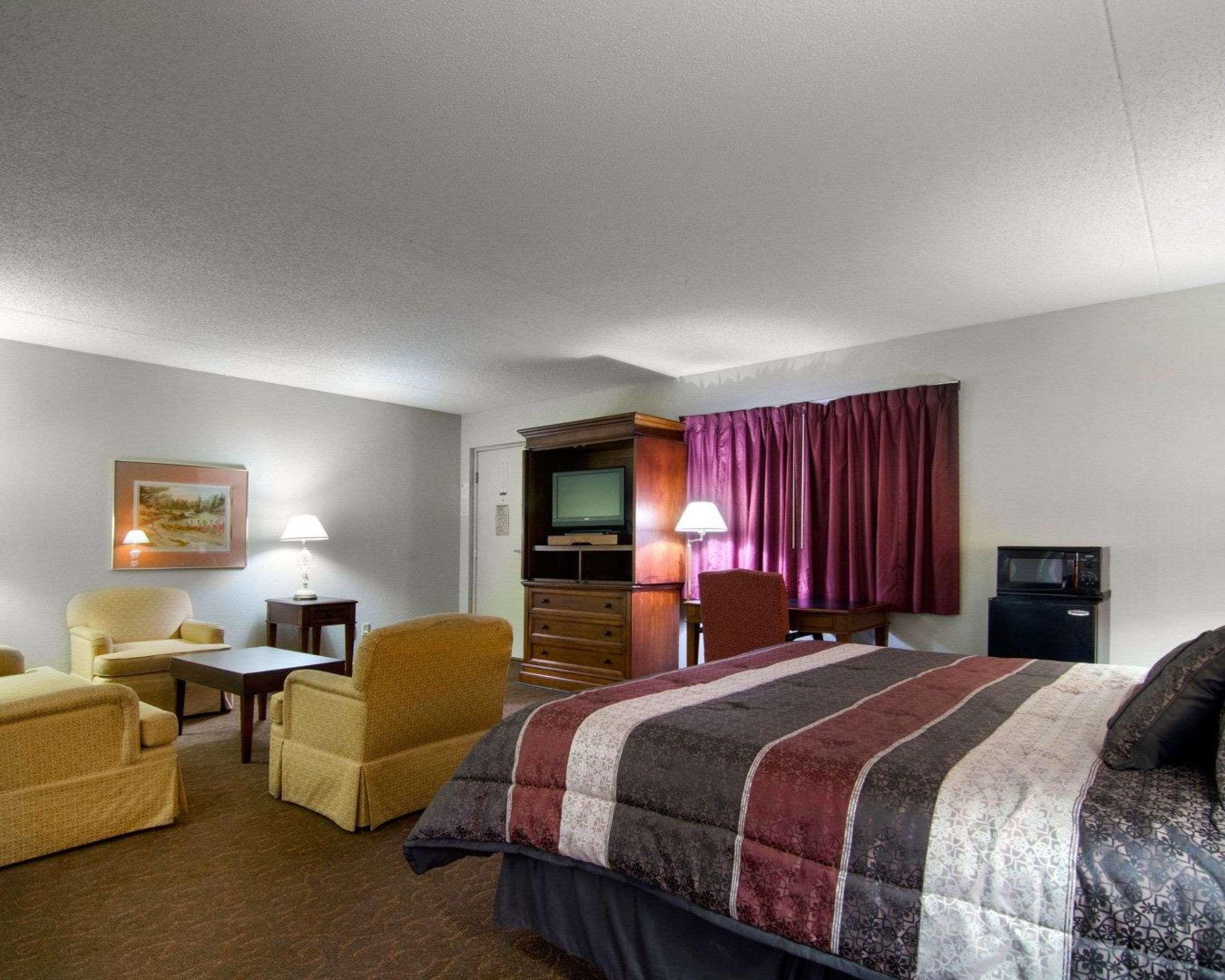 Knights Inn & Suites Emporia Eksteriør bilde