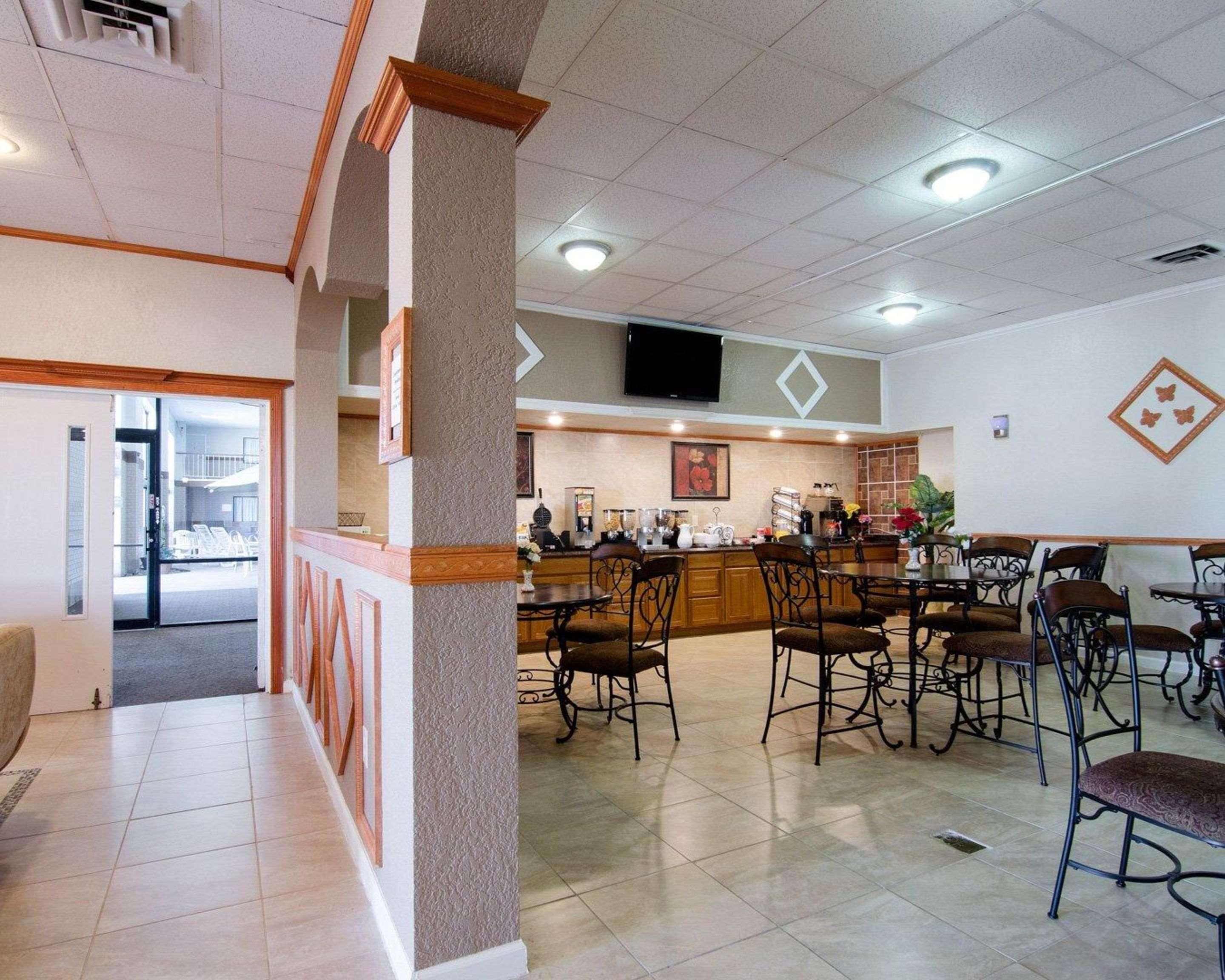 Knights Inn & Suites Emporia Eksteriør bilde