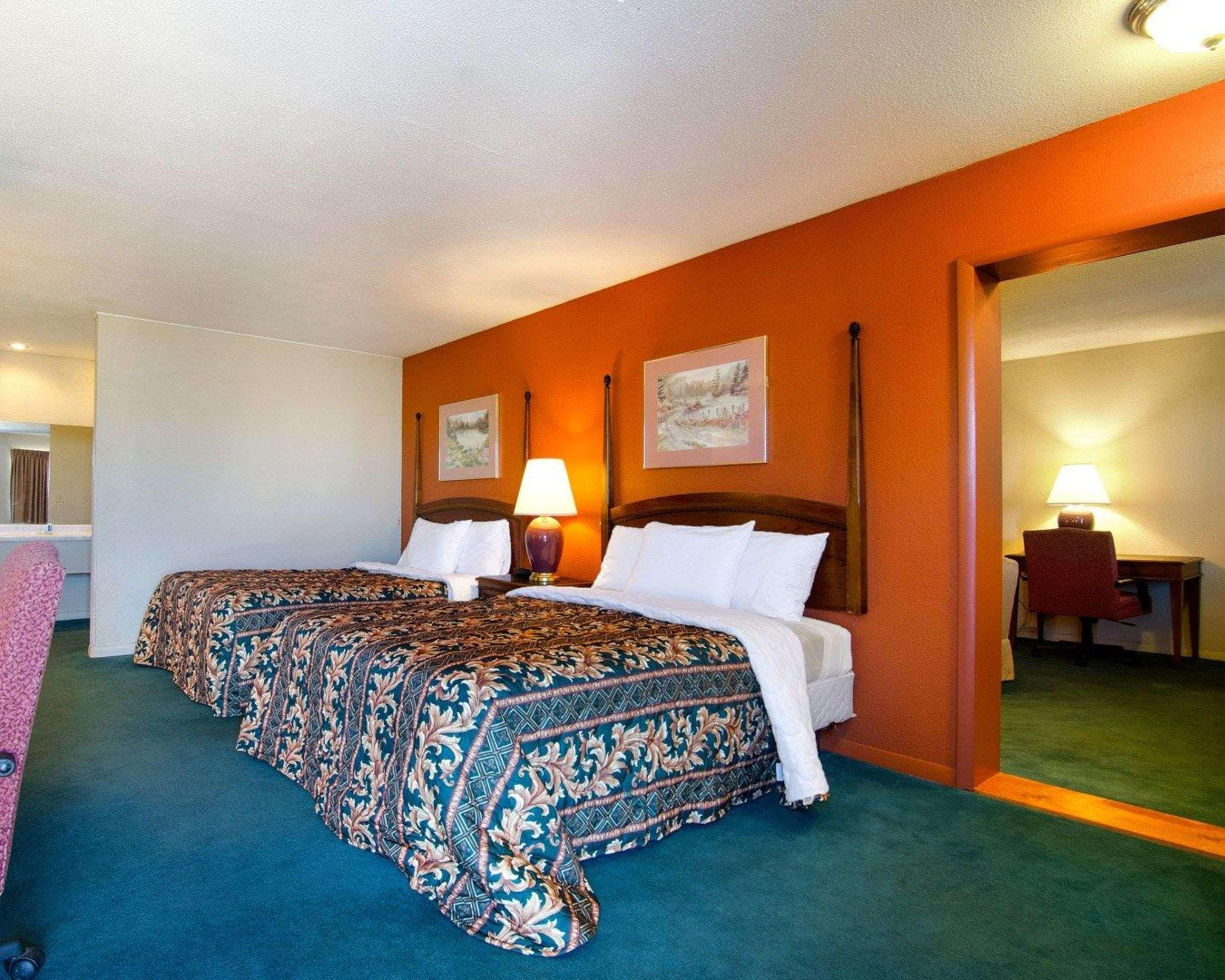 Knights Inn & Suites Emporia Eksteriør bilde